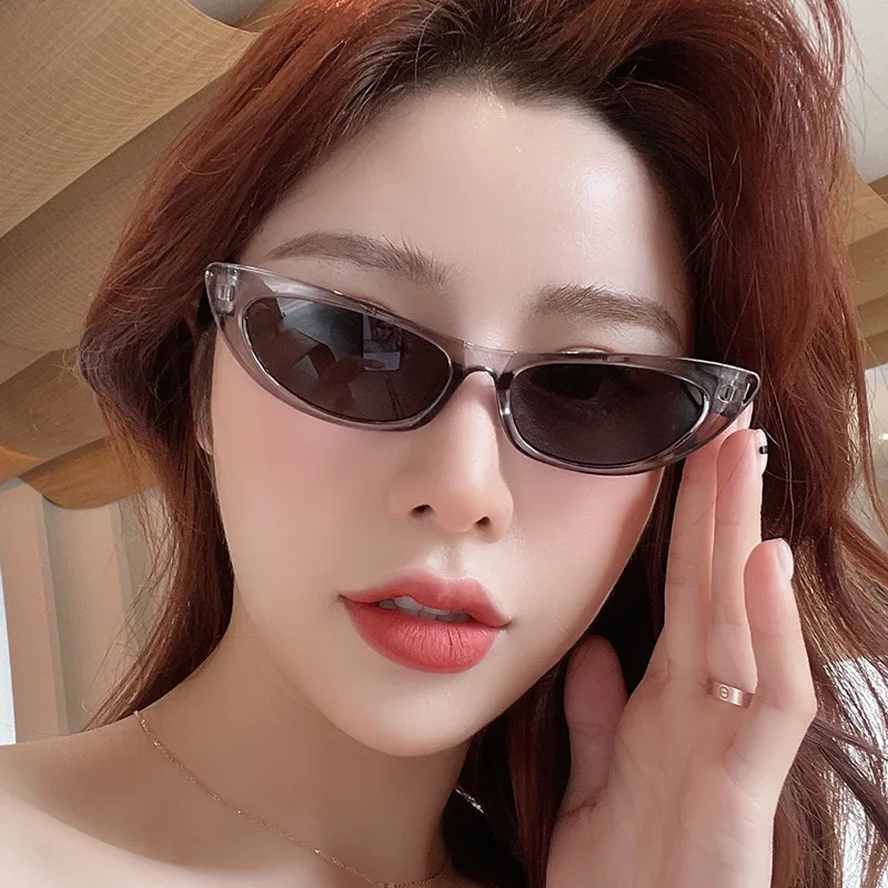 

DLL GLASSES DLL5207 Fashion oem fashionable Women Cat Eye Sunglasses Personality new design shades Retro sun glasses 2021, Picture shows