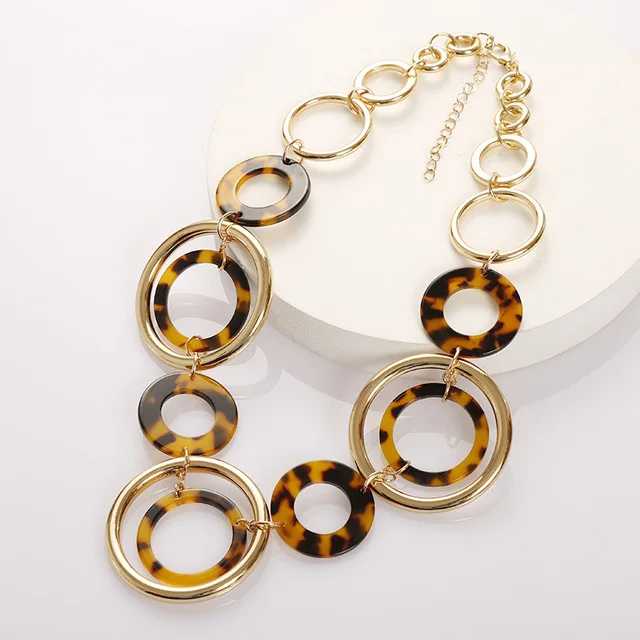

Leopard Print Necklace Geometric Necklace Pendant Round Necklace for Women