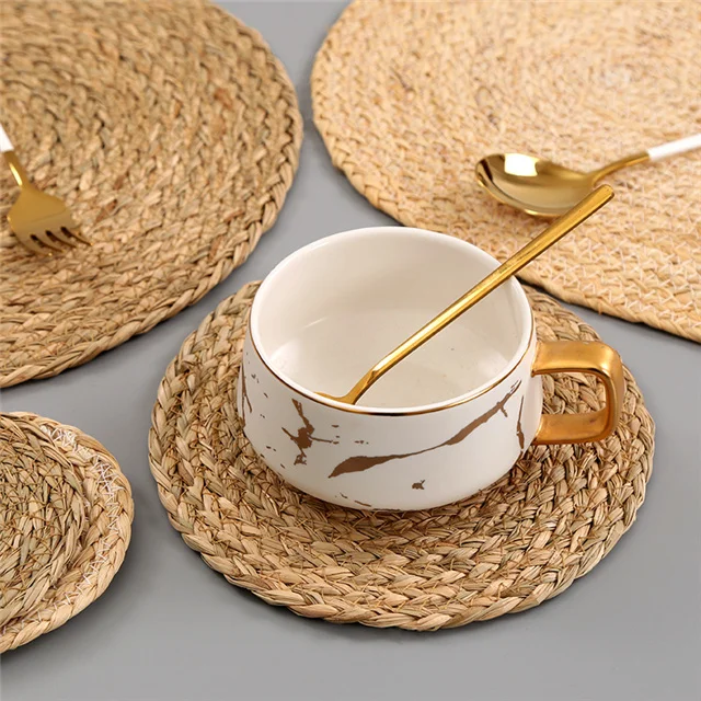 

Natural Aquatic Corn Husk Hand-woven Round Insulated Placemat Kitchen Accessories, As show