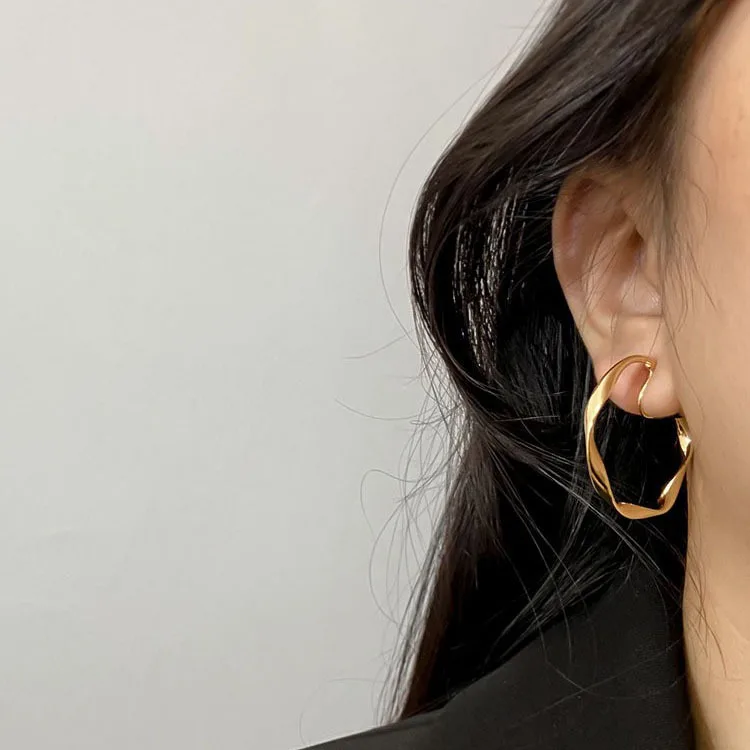 

ear clip Advanced hoop earrings without pierced ears temperament fashionable and popular earrings, Picture color