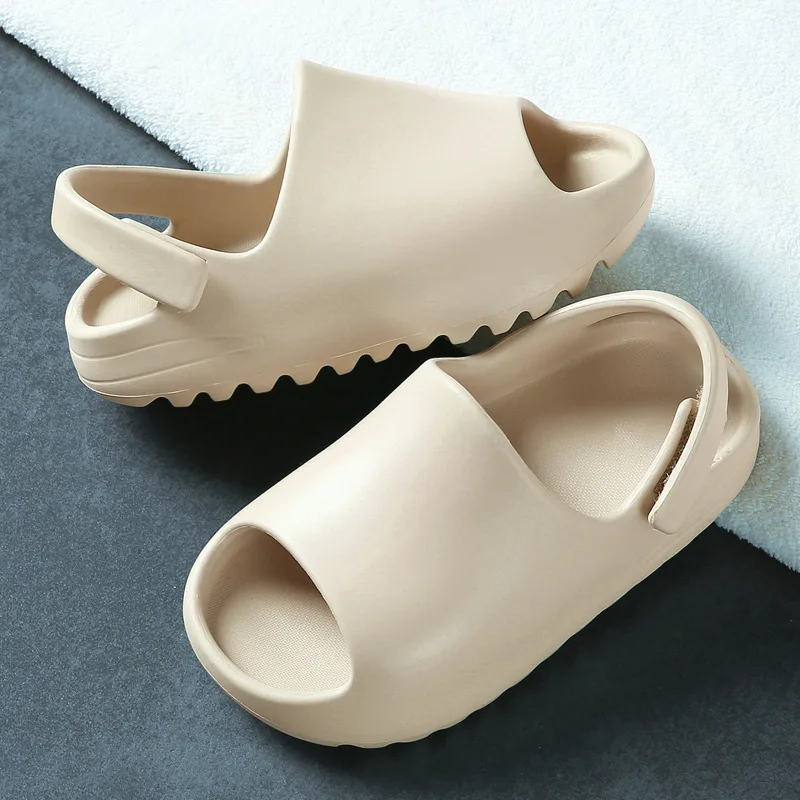 

Children yezzy slippers black white colors outdoor soft bottom plush baby kid house yeezy slides
