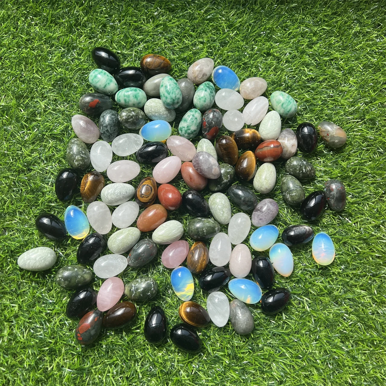 

Wholesale Natural Crystals Healing Stone Small Size 30 mm Mixed Material Quartz Egg for Easter