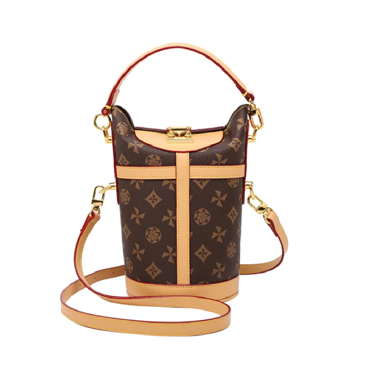 

Real logo TOP Luxury Luxury waist bag Fake designer bags Designer makeup bag