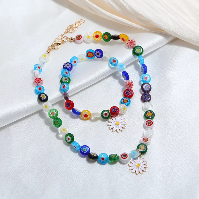 

New European Colorful Small Daisy Flower Glass Beads Necklace Women Pearls String Acrylic Choker Necklaces for girls, Picture
