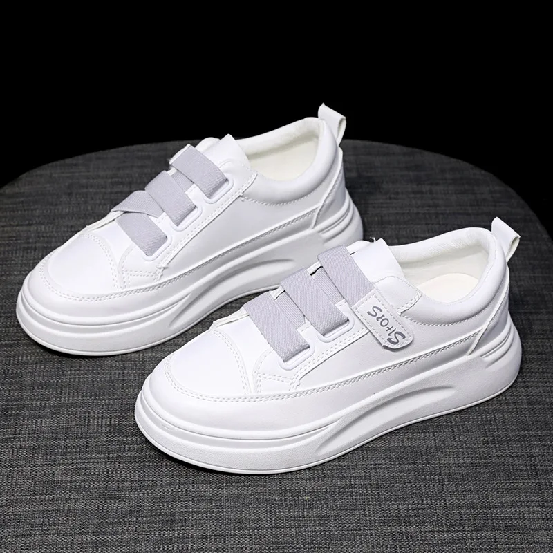 

New Flat Bottom Shoes Black And White Classic Breathable Skateboard Wind Sports Sneakers Fashion Slow Walking Casual Shoes