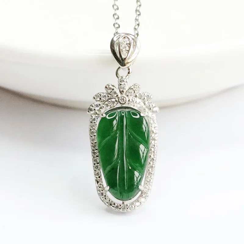 

Free Shipping S925 Silver Inlay Natural Emerald Pendant Ice-Like Emperor Green Leaves Factory Live Delivery FC2043012