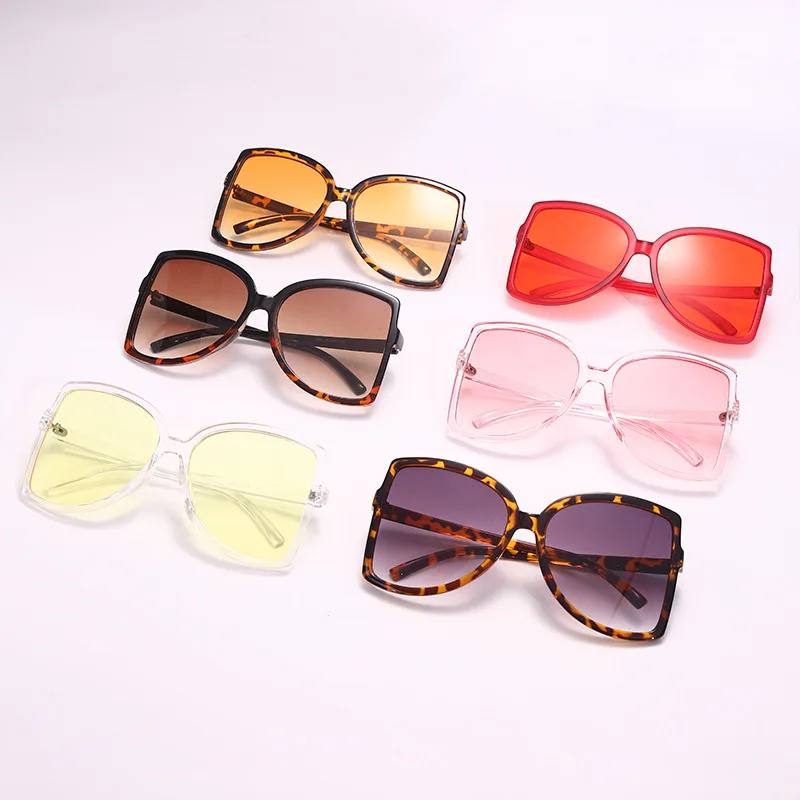 

April Expo 2021 Fashion Sunglasses Vendors Private Label White Frame Ladies Sunglasses, Custom colors