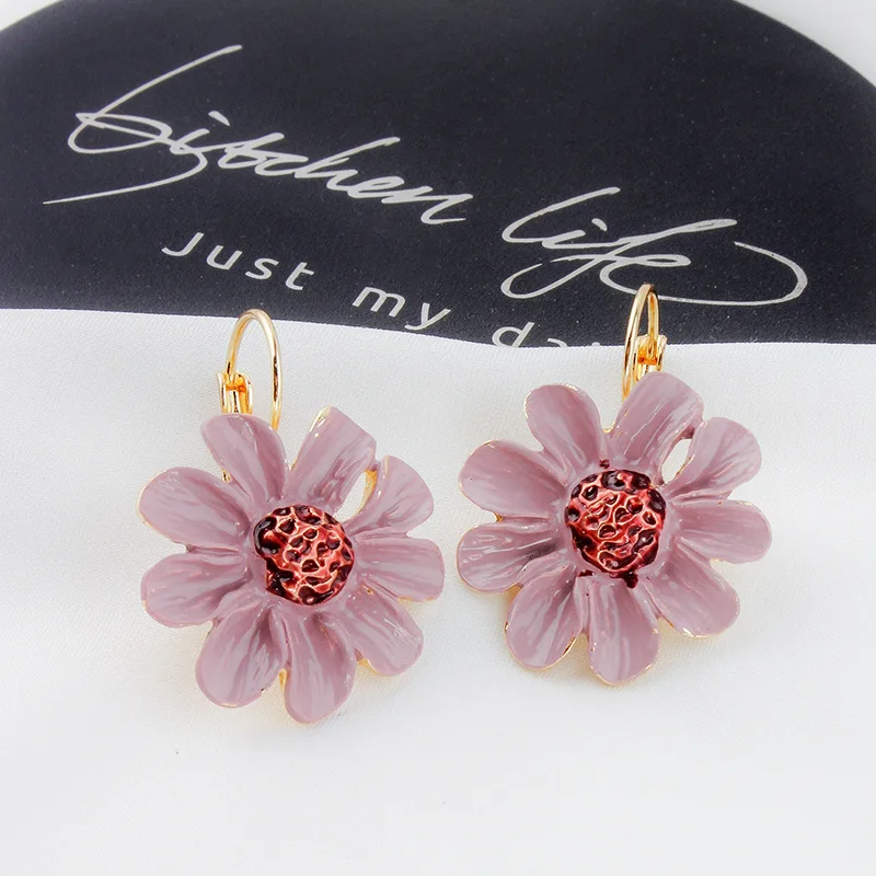 

OUYE 2021 new ins female style cute and playful flower alloy earrings wholesale jewelry, Golden/silver