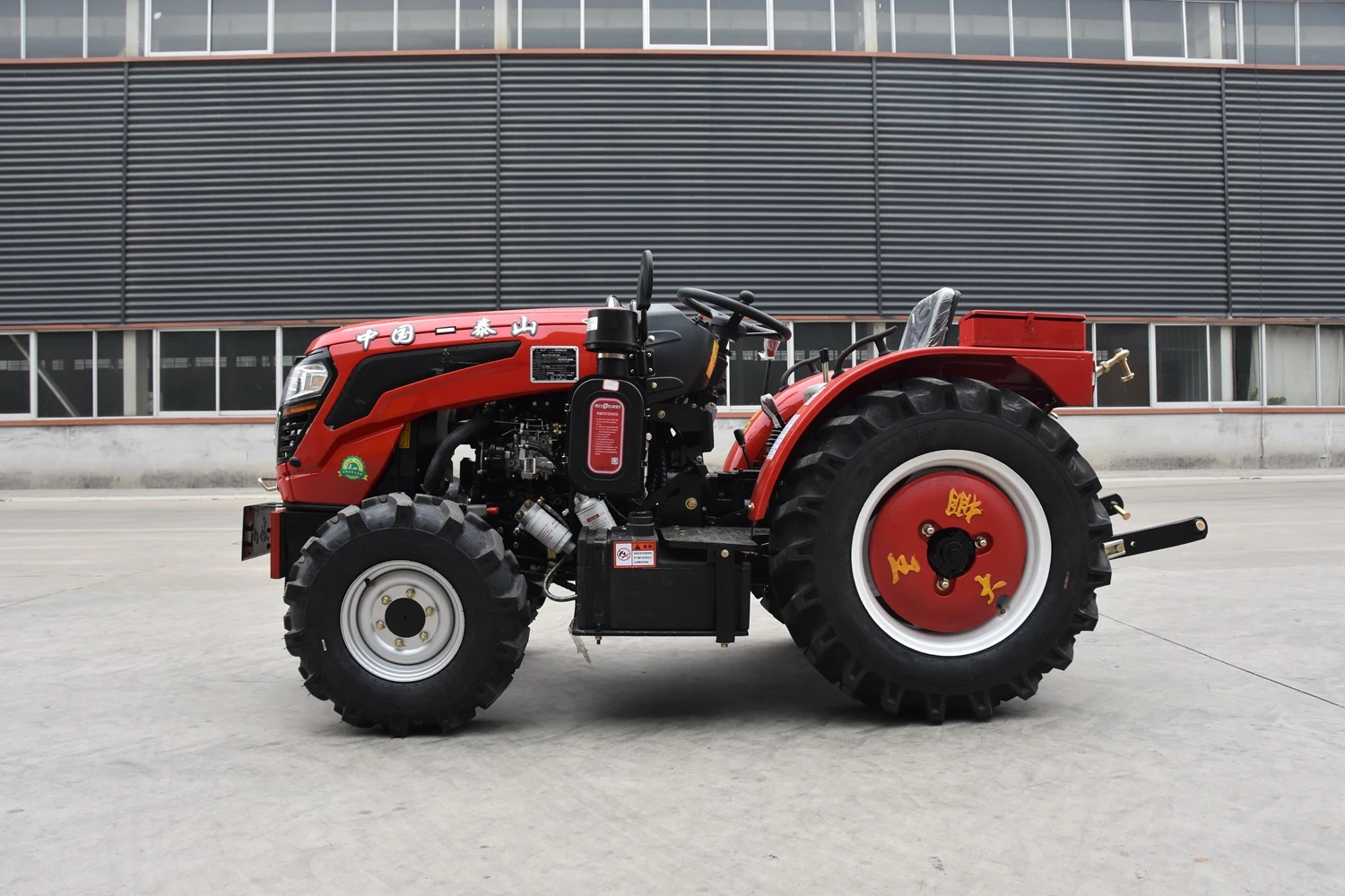 Chinese Manufacturer 4wd 2wd 45hp Farm Tractors Garden Tractors For