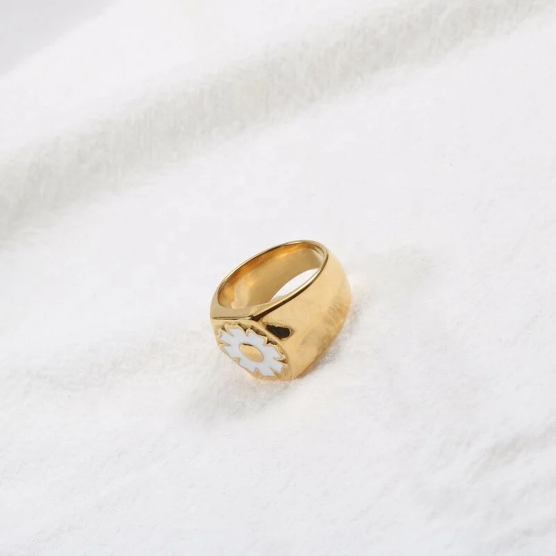 

High End 18K Plain Gold Daisy Enamel Rings Stainless Steel Trendy Simple Gold Plated Jewelry