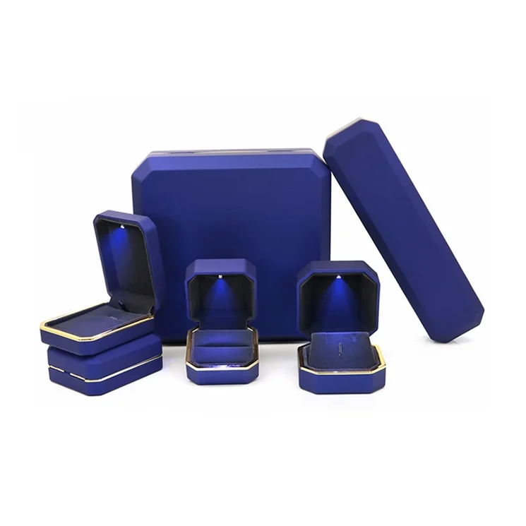 

LED Lighted Jewelry Box Ring/Pendant/Bracelet Jewelry Display Case Gift Storage Box Wedding Engagement Ring