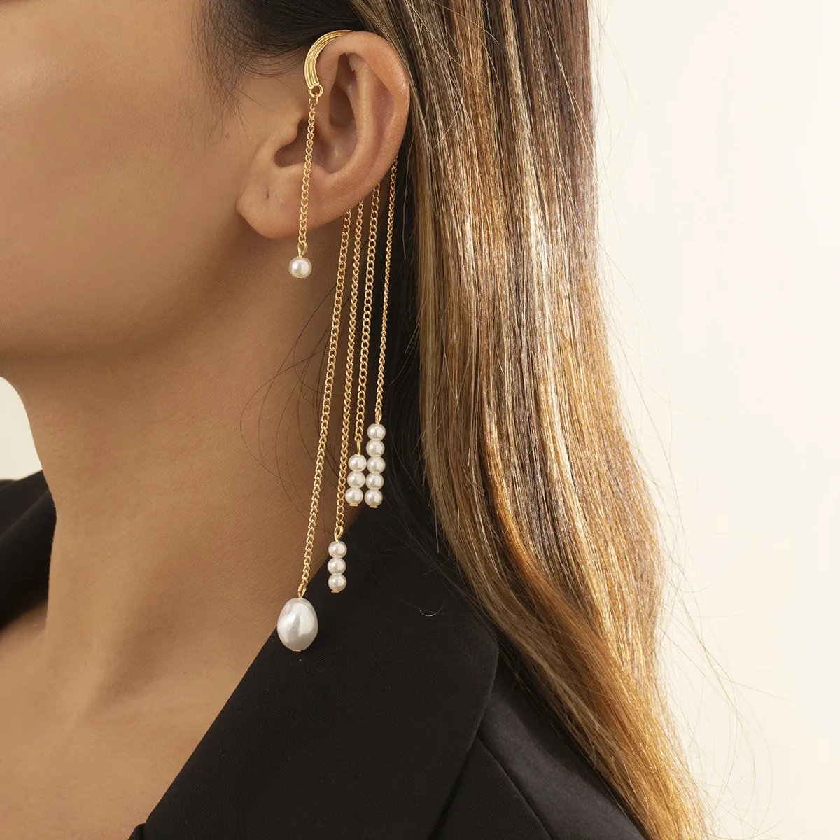 

European and American gentle imitation pearl multi-layer tassel earrings street shot long chain single earrings