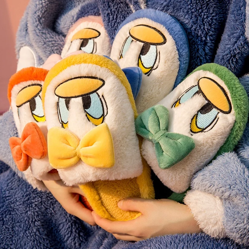 

New Arrivals Fashionable And Cute Cartoon Slippers Women's Winter Warm Wool Donald Duck Slippers, Picture