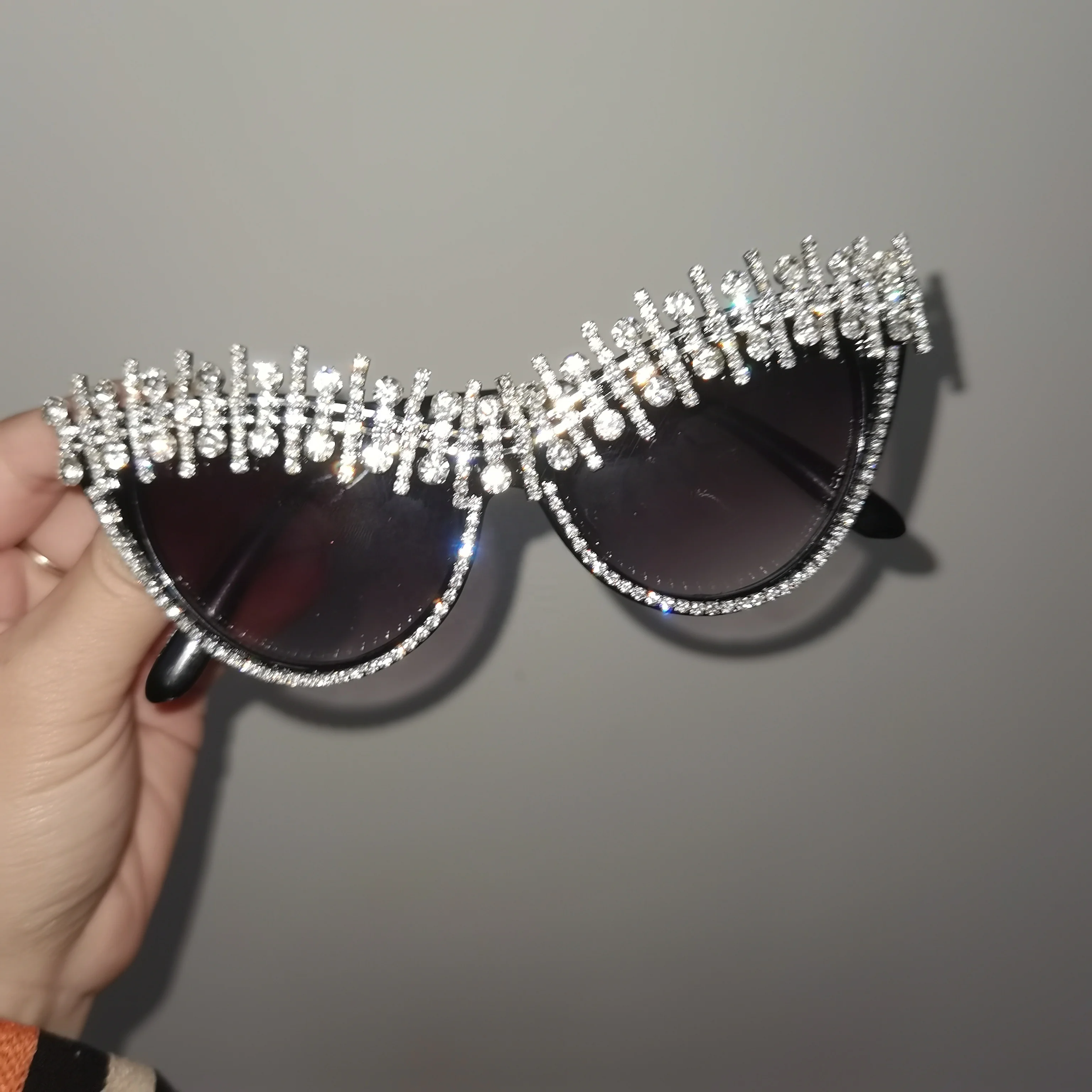 

Vintage Metal Oversize Sun Glasses Women Luxury Sunglasses Cat Eye Shaped Rhinestone Sunglasses, Black