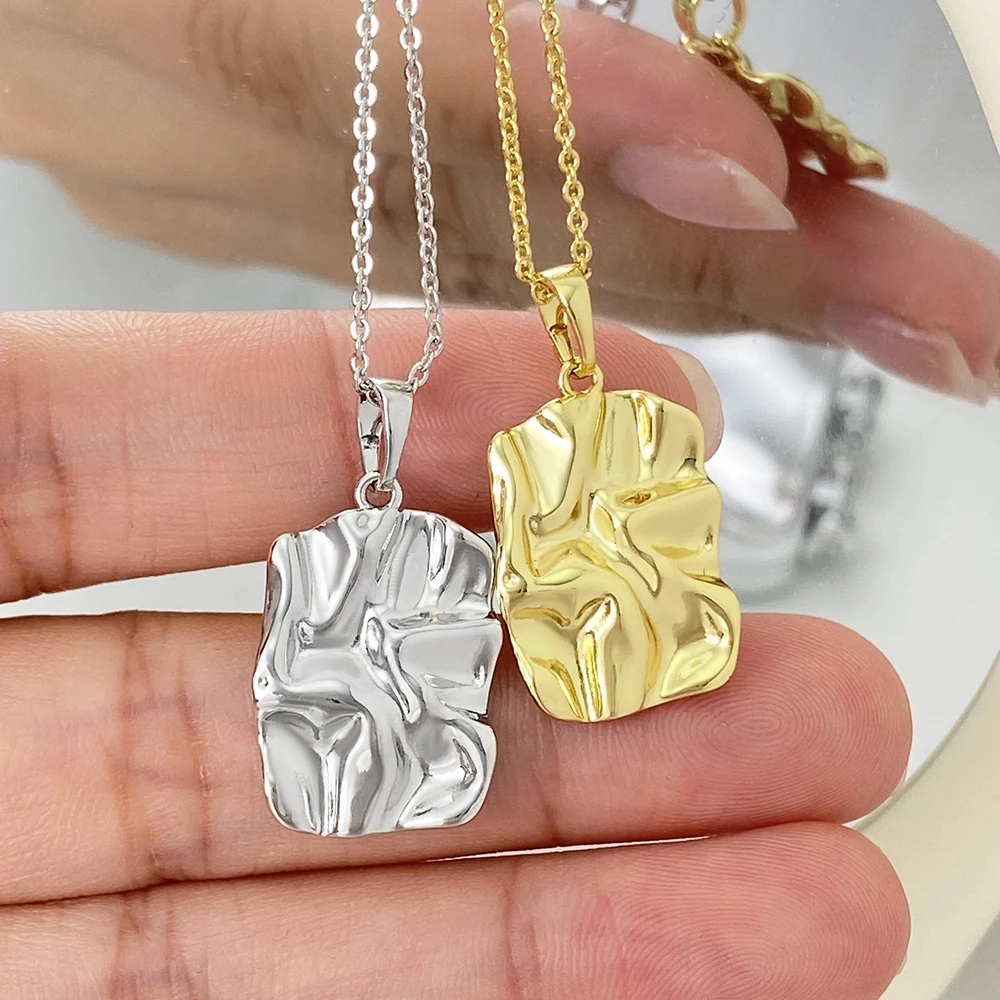 Foxi Jewelry 18K Gold Plated Brass Jewelry Exquisite Vintage Pendant Necklace Women Jewelry
