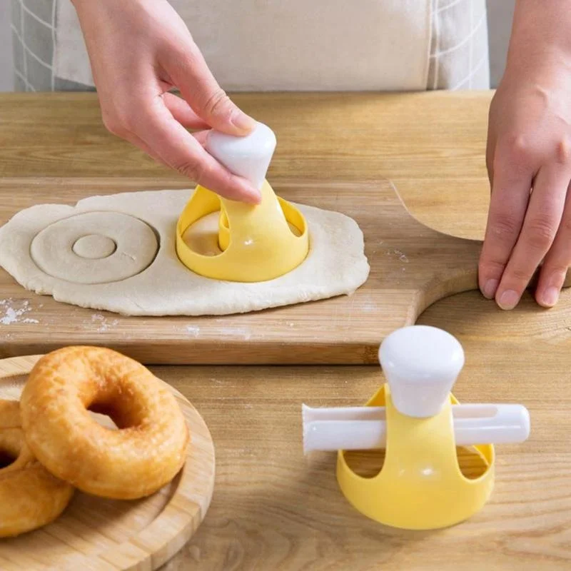 

kitchen Accessories Pastry Cakes Ware Cutter Food Desserts Maker Baking Tool Food Grade Biscuit mini plastic DIY donut mold
