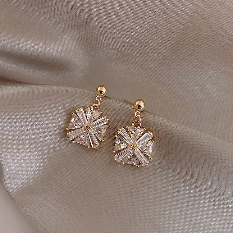 

Zircon geometric crystal earrings gold plated