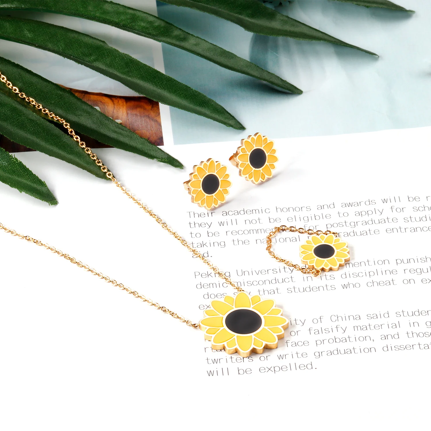 

New Arrival Gold Jewelry Stainless Steel Ladies Necklace Earrings Jewelry Set