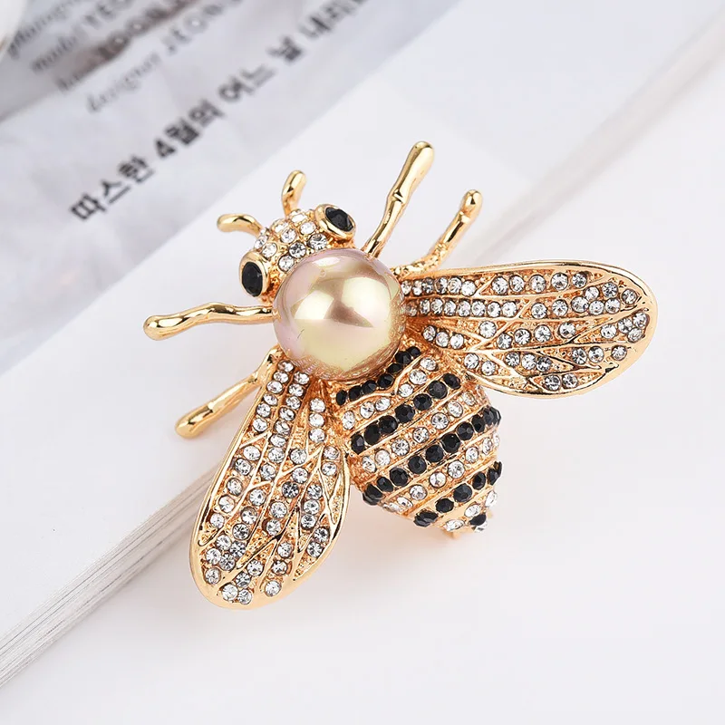

Wholesale fashion Ladies Rhinestone Animal Bee Freshwater Pearl Collar Brooch Pins, As picture