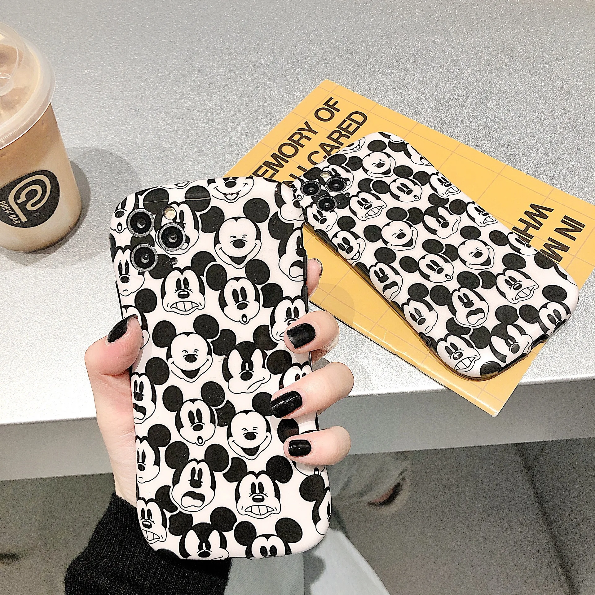 

Silicone Dust Proof Cover for Iphone X XS 11 Mini Pro Max Cartoon Lovely Mickey Mouse Shockproof Mobile Phone Case Wholesale