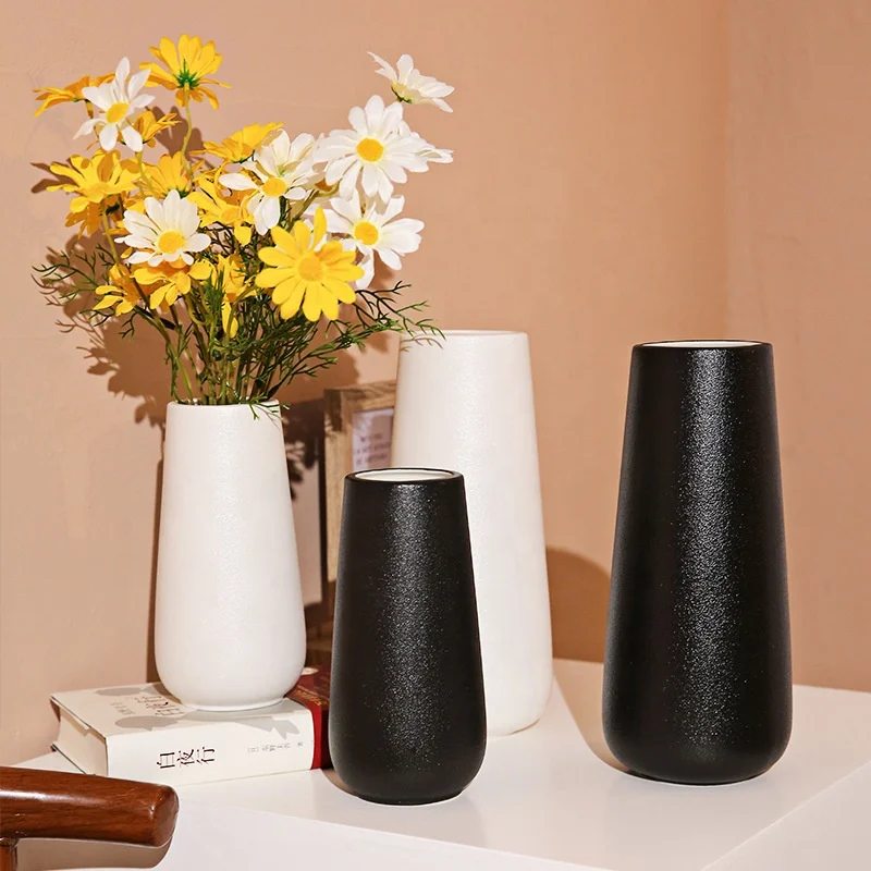 

Amazon Hot Selling 8 Inch 11 Inch White Black Ceramic Flower Vase Large Tall Modern Vase for Living Room Indoor Home Decor