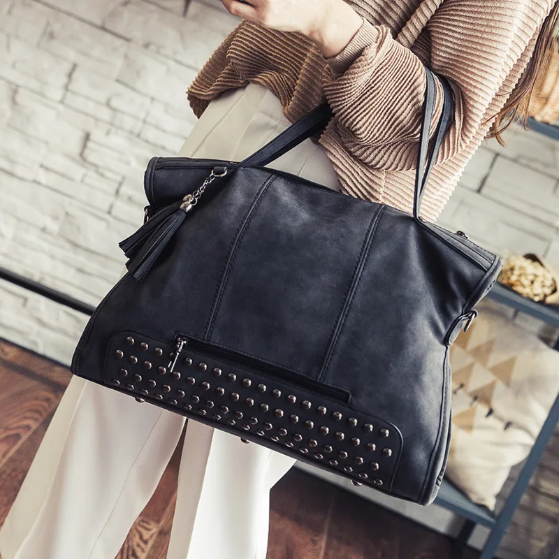 

Wholesale Monogrammed Pu Leather Shoulder Crossbody Handbag Women Rivet Tassel Tote Bag