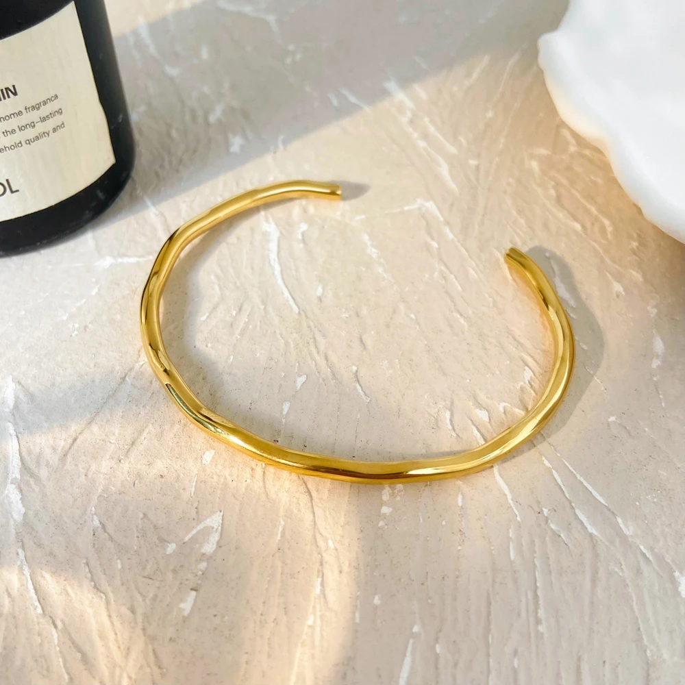 

Titanium steel gold-plated simple and elegant women's bangle single designer design bracelet fashion jewelry 2024