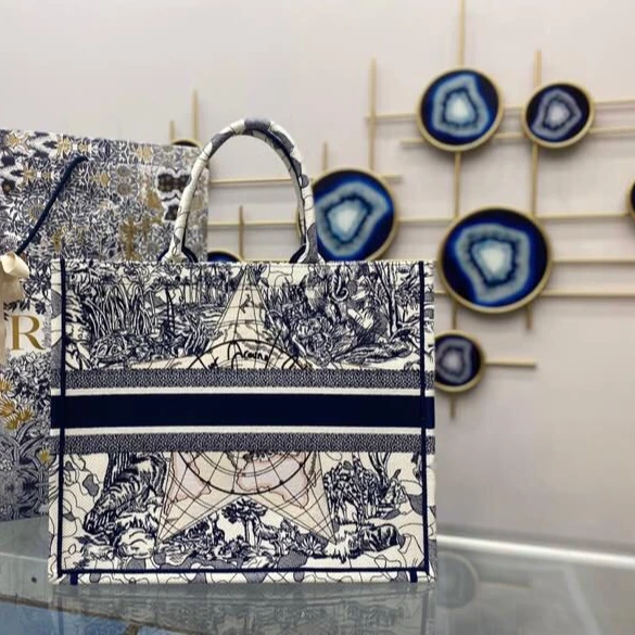 

High Quality Famous Brand Luxury handbags for women Purse Canvas Shopping Bag Trendy Embroidery Book Tote for Women