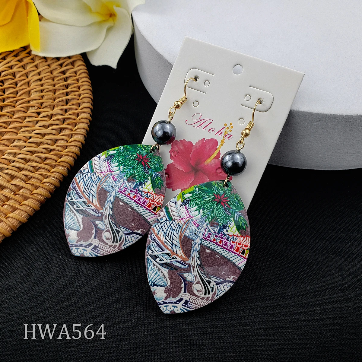 

Hawaiian fashion geometric pearl Earring custom earrings