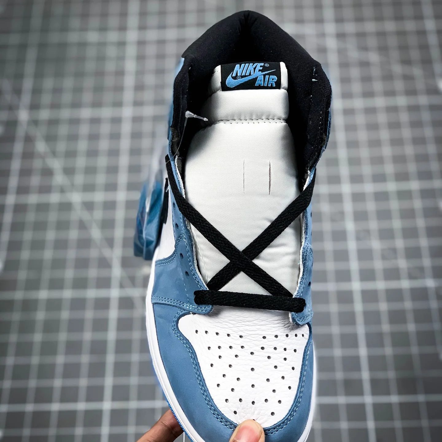 

Like jordan high og university blue