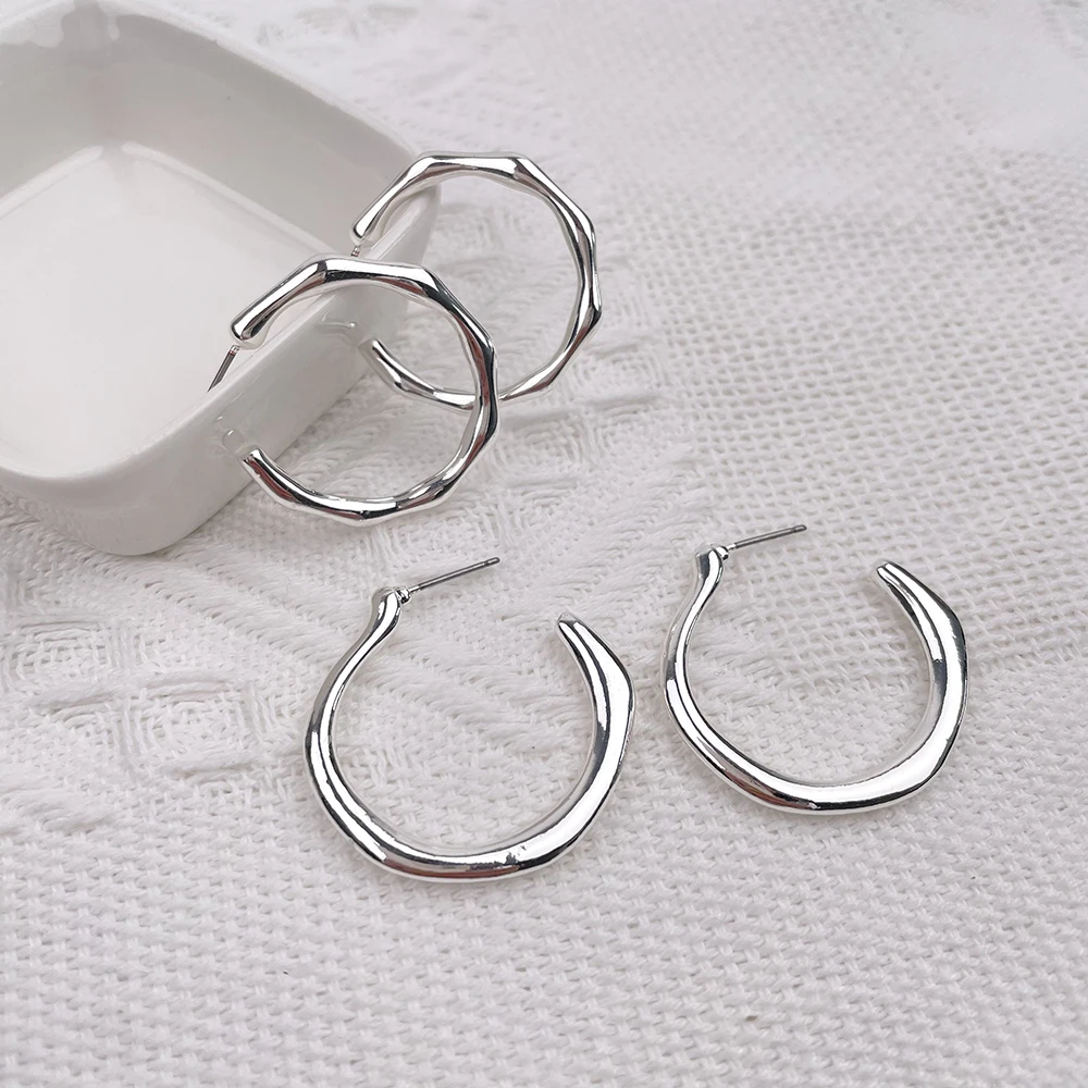 

KITI Wholesale Vintage Elegant Simple Silver Plated C Shape Hoop Earrings