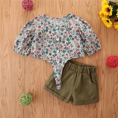 

B54701A Korean style kids fashion clothing set little girls floral shirt with shorts two pieces, Shown