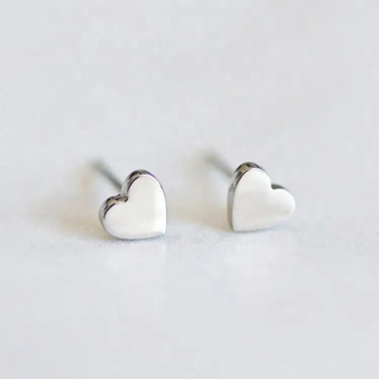 

Fashion Stainless Steel Heart Shaped Stud Earrings Women's Simple Temperament Earrings, Picture