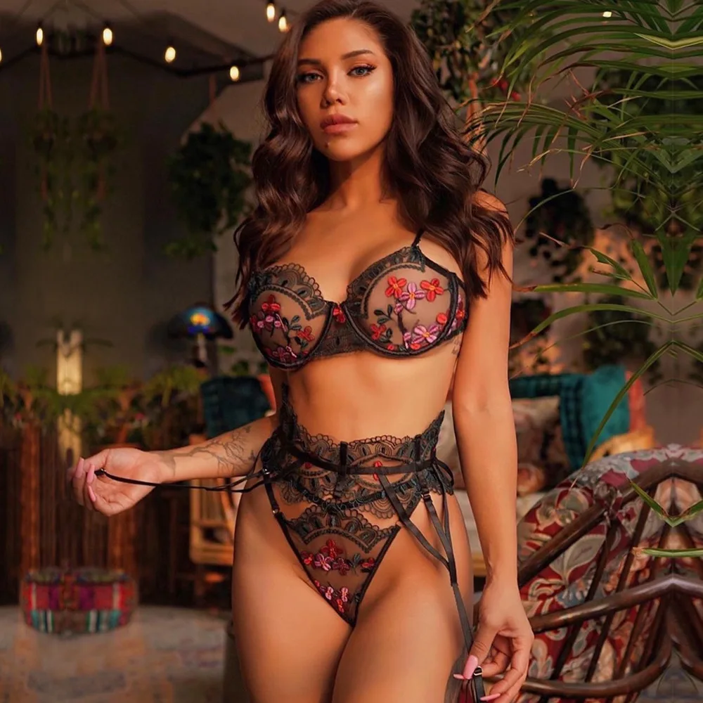 

2021 High Quality Ladies Girls Sexy Bra Brief Underwear Set Hot Transparent Floral Embroidery Bra Lingerie Set, Picture shown