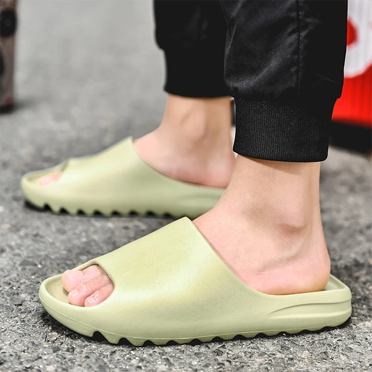 

Thick Soles Couples Increased Bathroom Antiskid Bottom Summer yeezy beach water shoes slippers Solid Color Outdoor slide ladies