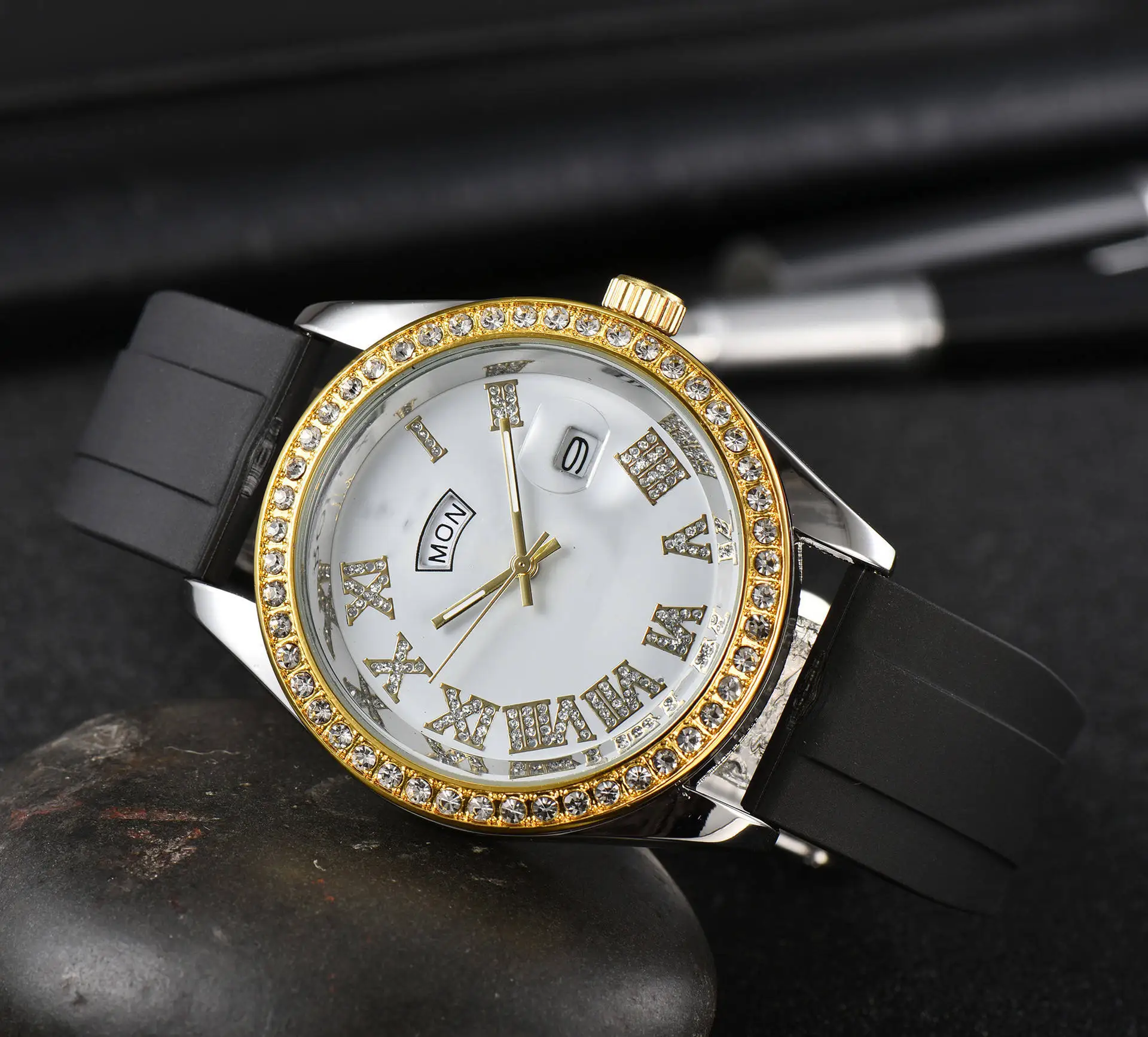 

2022Diamonds Country Double Tape Log Classic Watch Men's Original Stainless Steel Watch Factory Wholesale