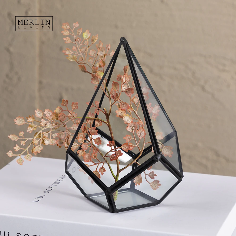 

Merlin Living Transparent Triangular Geometric Glass Ornament Desktop Decoration For Glass Crafts