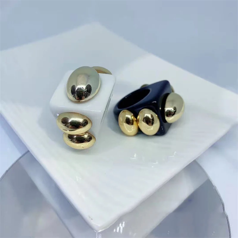 

New 2021 Ins Resin Acrylic Black and White Square Rings for Women Resin Jewelry Wholesale, As picture