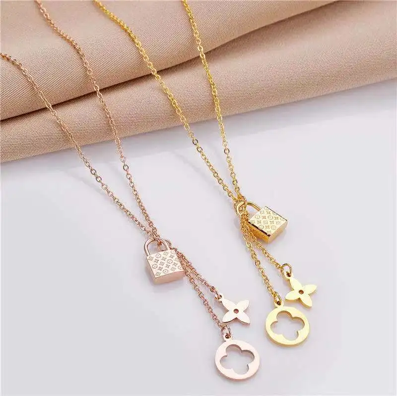 

Delicate Luxury Style Jewelry Necklace 18K Gold Stainless Steel Pendant Chains Necklace For Women