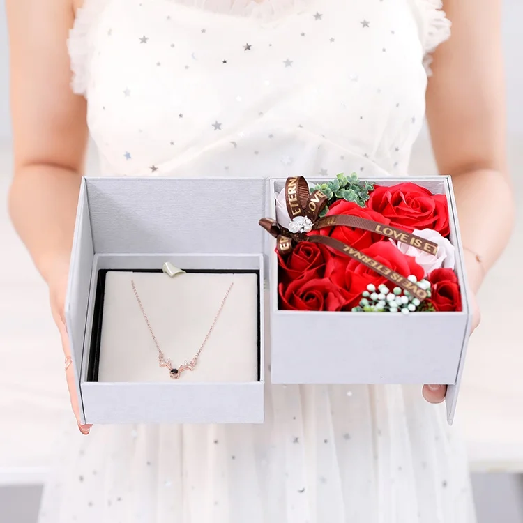 Valentine's Day Gift Customized Flower Birthday Gift Box For Girl Friend Artificial Soap Head Flower