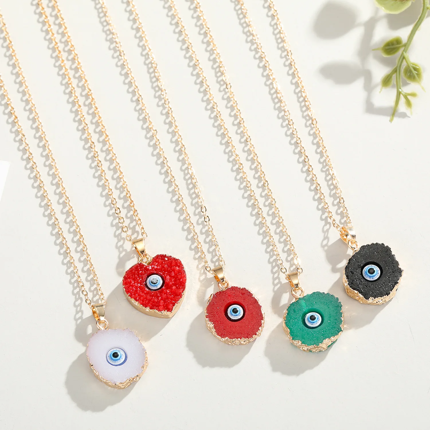 

Trendy Natural Quartz Crystal Devil Eyes Necklace Simple Irregular Heart Shape Eyes Druzy Pendant Necklace, As picture
