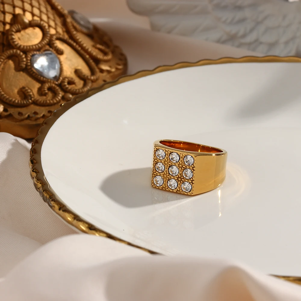

Square Gold Plated Promise Zircon Ring Non Tarnish Thick Diamond Rings Chunky Rings 18K