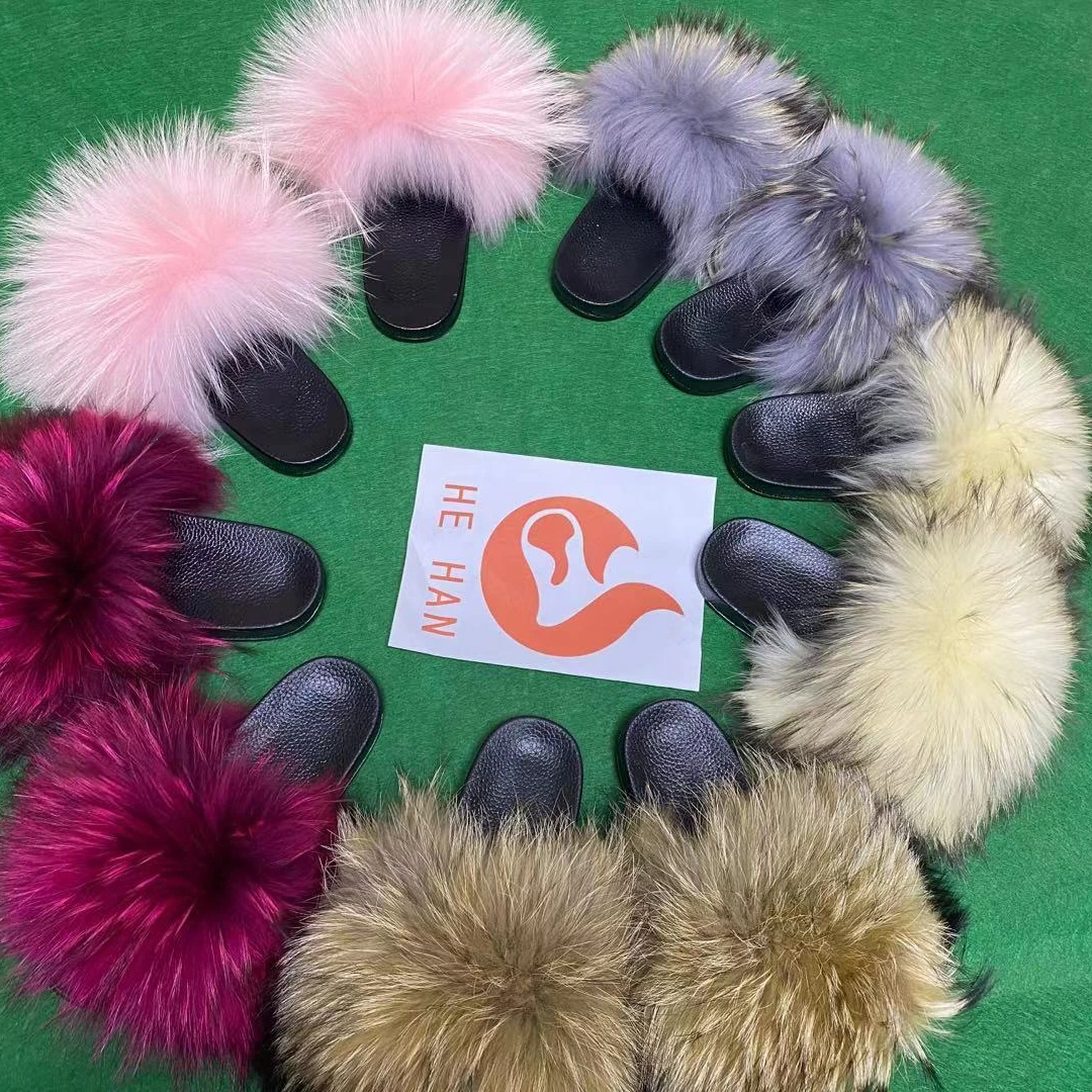 

Wholesale ladies luxury raccoon fur slippers with customizable badges real fluffy oversized raccoon hair slide colorful fox fur, Pink,yellow,white,black,green,or custom