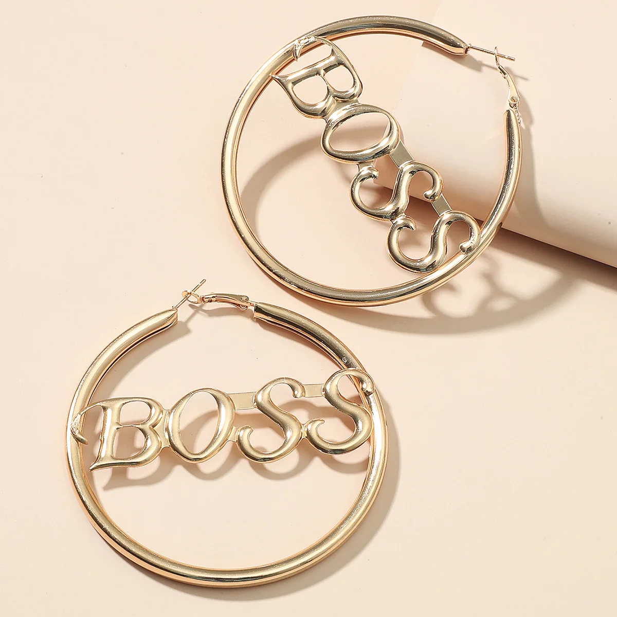 

2021 Sailing Jewelry Exaggerated Temperament Big Circle Earrings Initial Letter Boss Hoop Earrings