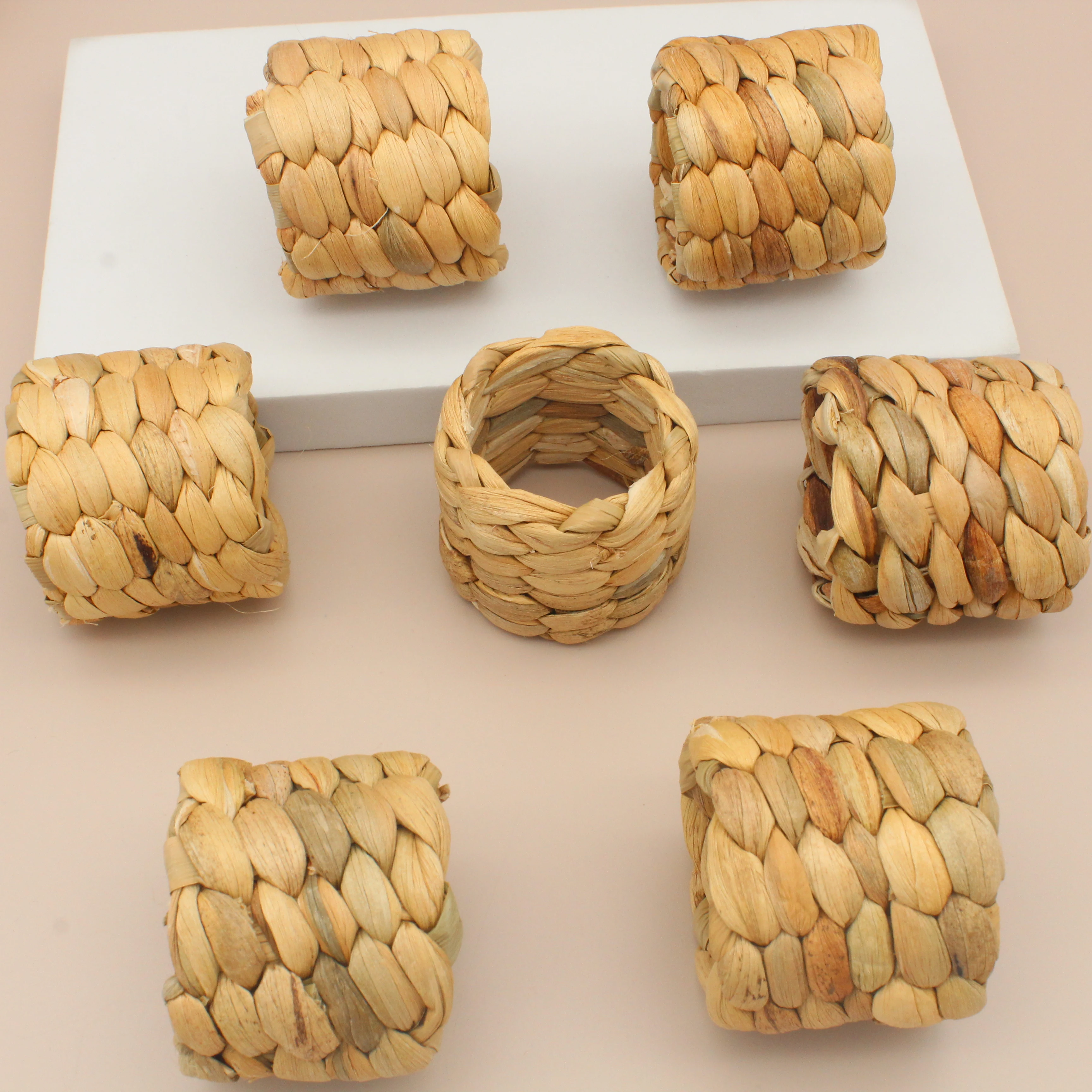 

Jachon manufacturers direct creative napkin buckle hand-woven reed napkin buckles unique casual napkin ring, As picture