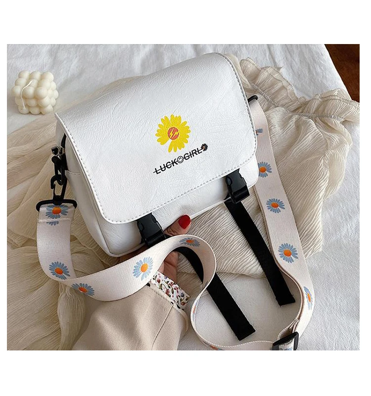 

Factory price newest design PU material daisy printed shoulder bag girl's crossbody messenger bag