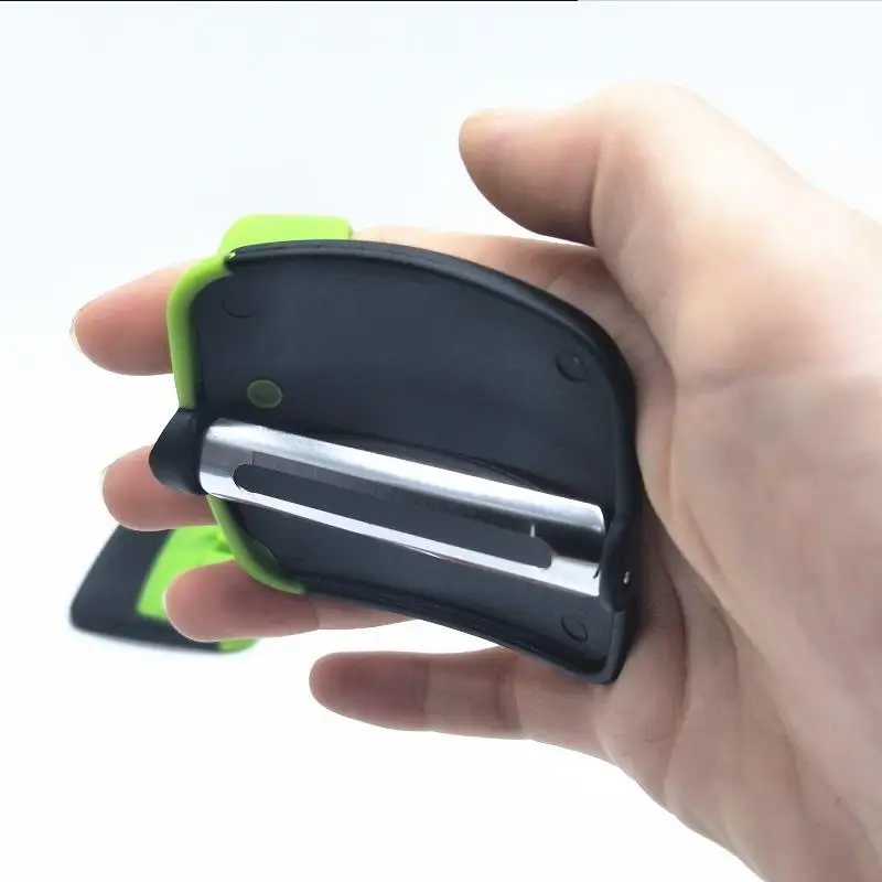 

Wholesale Kitchen Gadgets Tools Non-Slip Silicone Grips Soft Palm and 2 Finger Grips Vegetable and Fruit Peeler, Green,yellow,orange