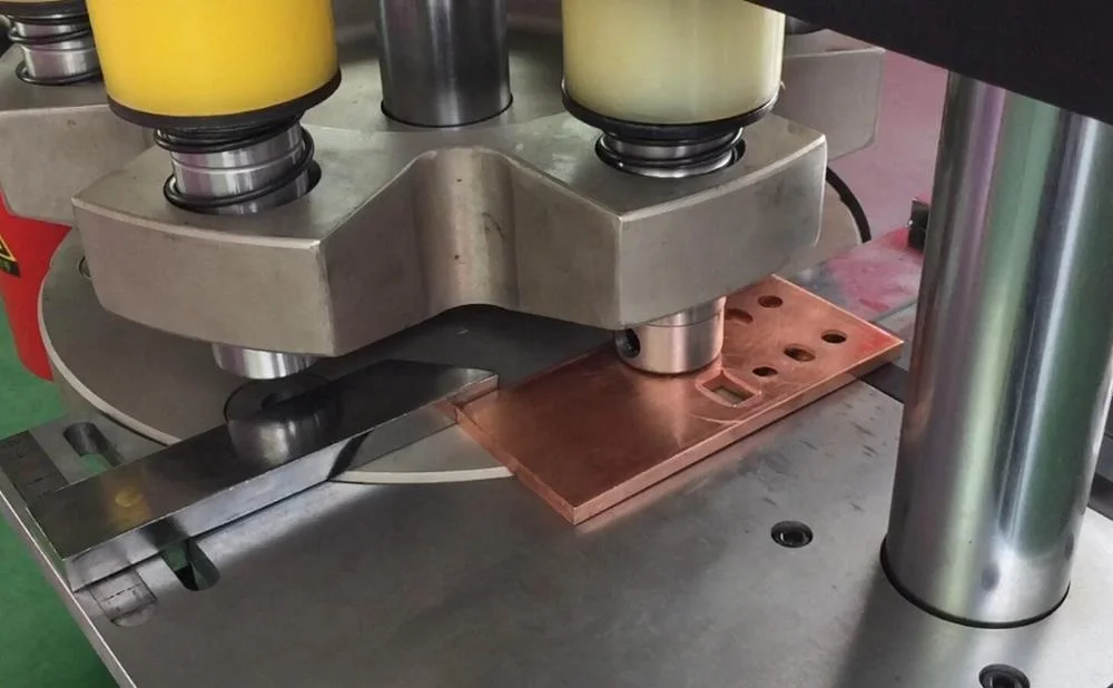 
Copper busbar processing machine three station busbar processor 