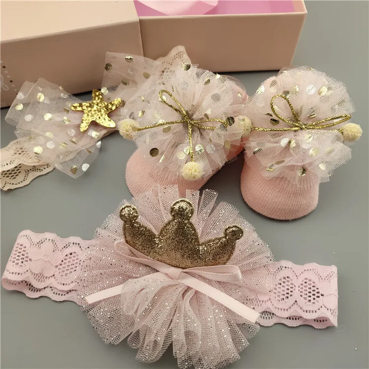 

baby gift box bow headband full moon baby gift Korean children hair band socks set baby socks, Picture shown