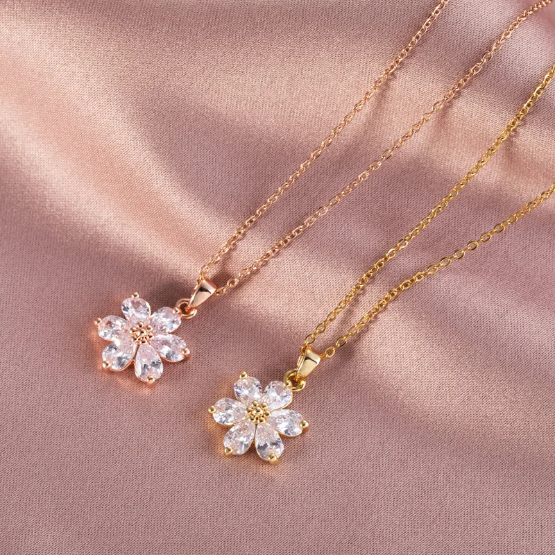 

2021 Fashion Flower Shape Chain Pendant Necklace Stainless Steel Zircon Chain Necklaces for Women Jewelry Gift, Gold/rose gold